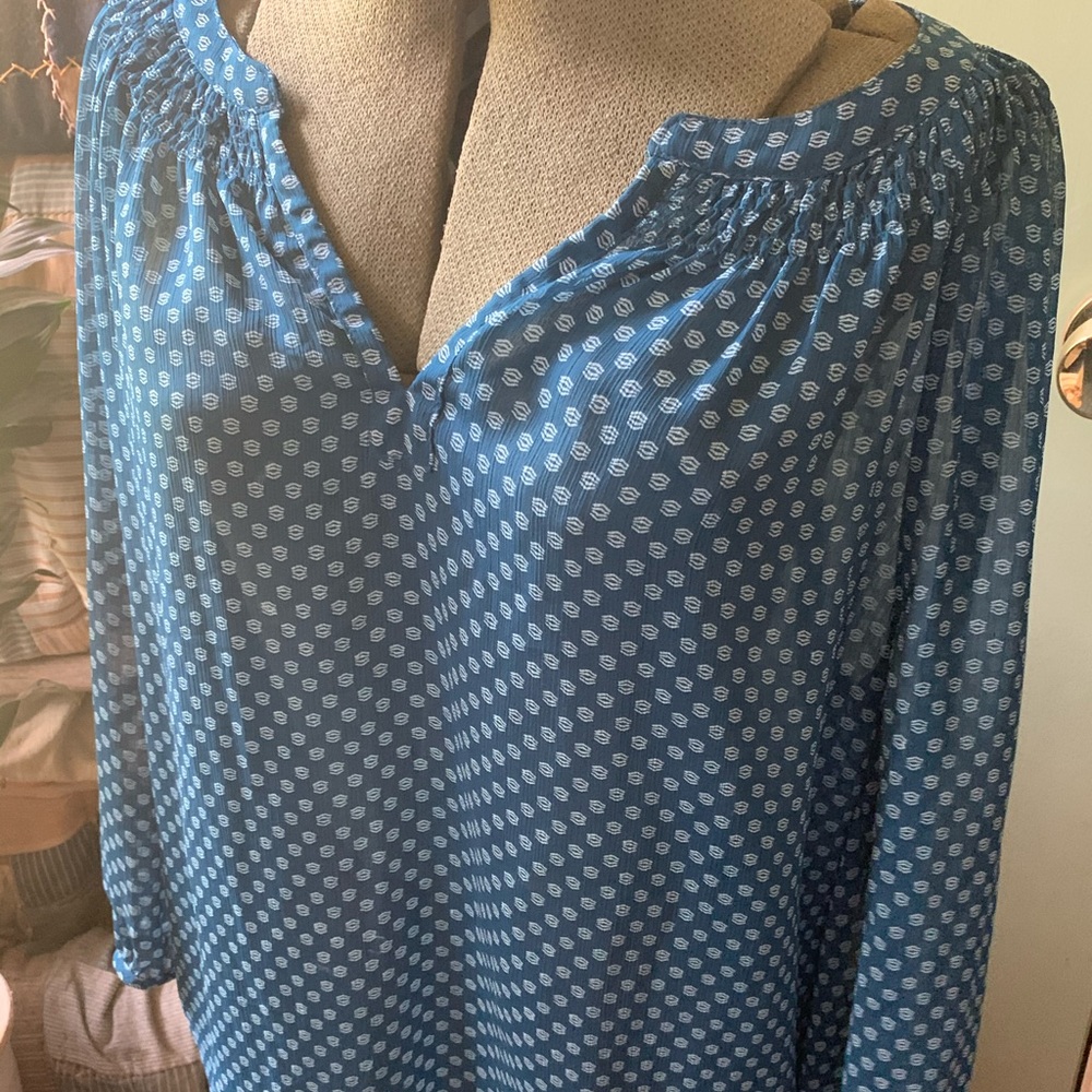 Sheer 3/4 sleeve peasant top